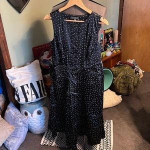 Women’s Kristin Davis for Belk polka dot dress with pockets size 8